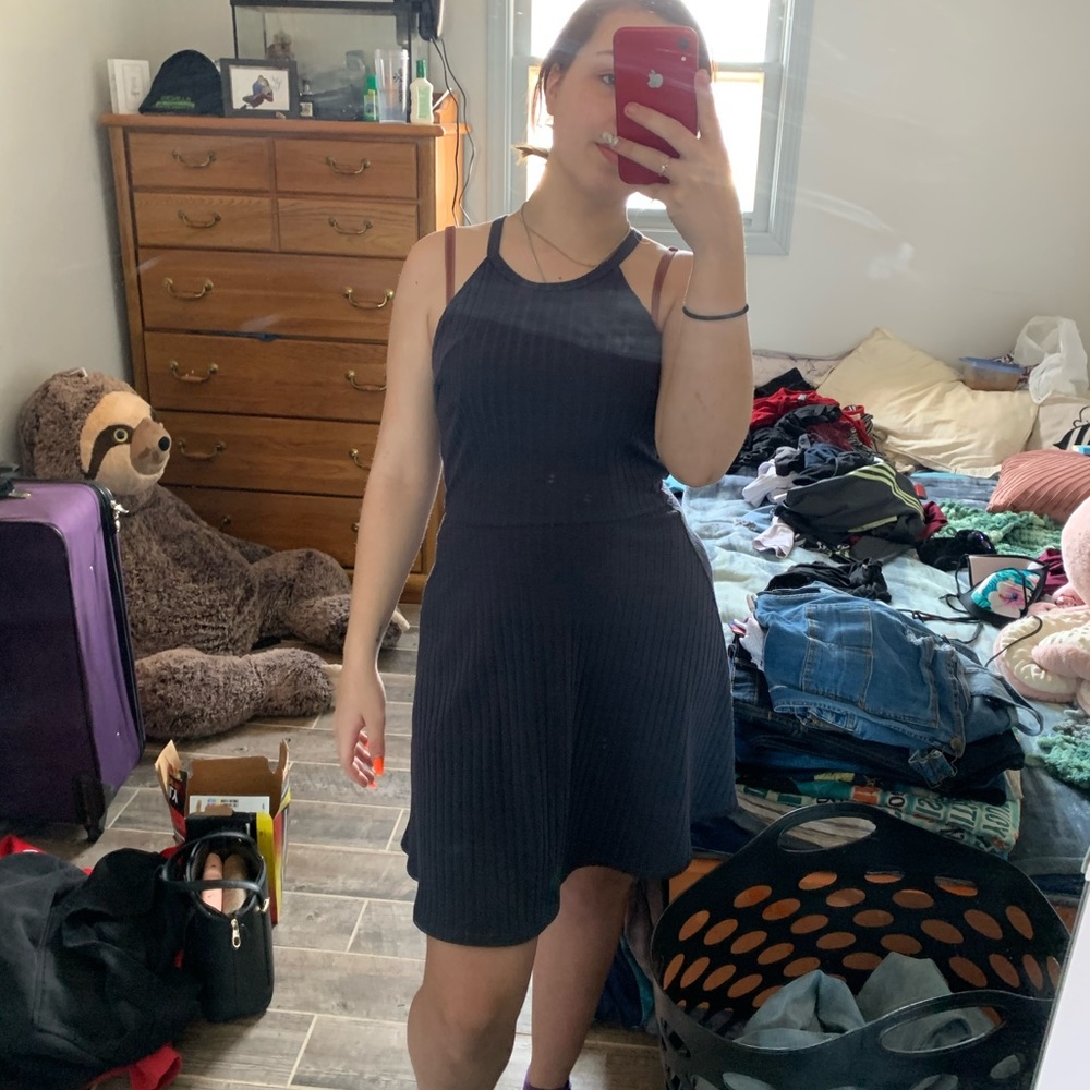 Dress - Picture 2 of 4